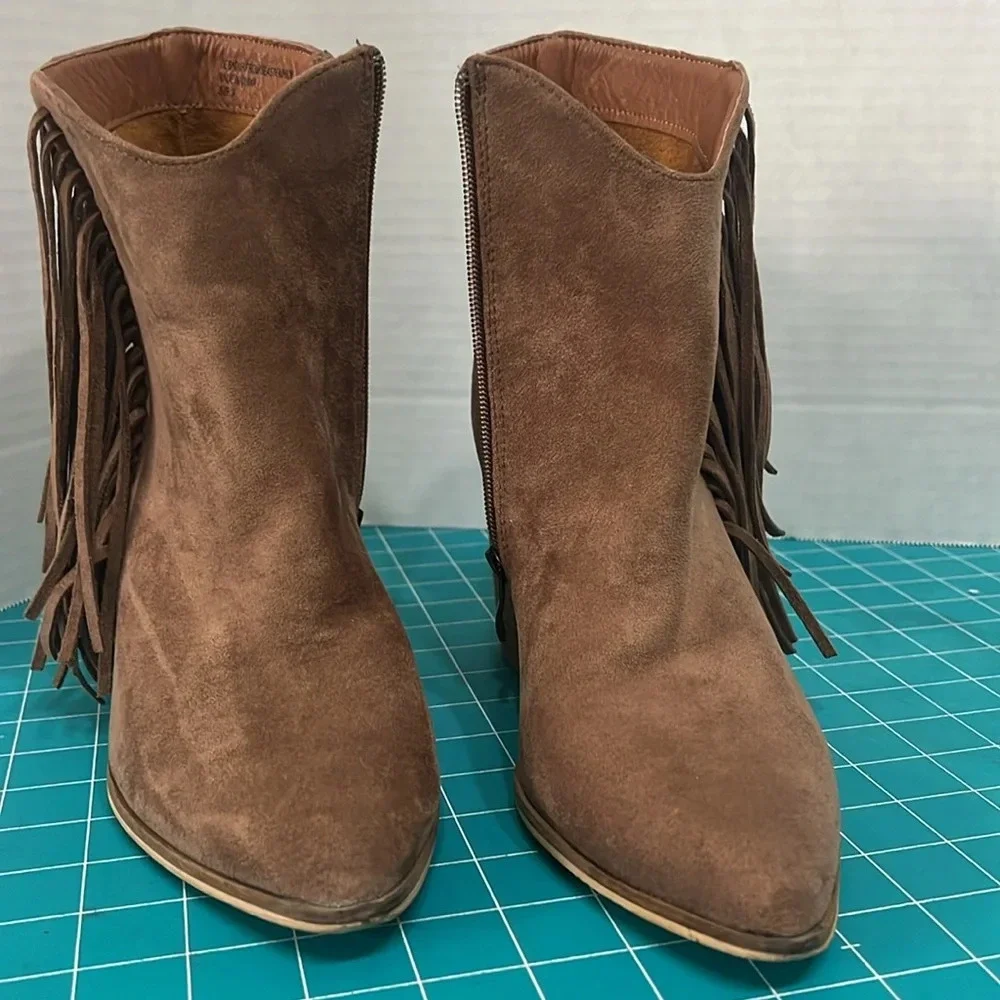 Beautiful Carmel Brown leather Suede Fringe boots Beast Fashion for the Buckle